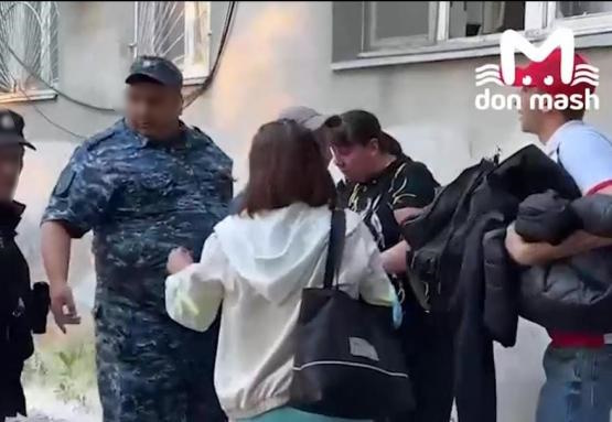 Власти Ростова категорически запретили «наримановцам» забирать свои вещи из разрушенного дома  