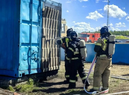 Двух жителей Ростовской области спасли в пожарах и ДТП за сутки