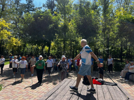 В Ростове провели городскую зарядку для пенсионеров