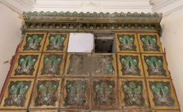 Редкую печь с цикламенами нашли в старинном особняке Таганрога