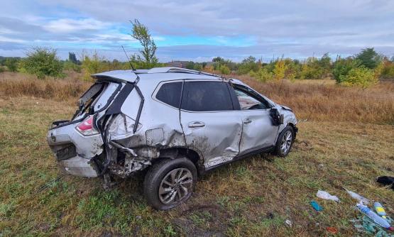 В Ростовской области на трассе «Дон» иномарка влетела в ограждение, погибла женщина