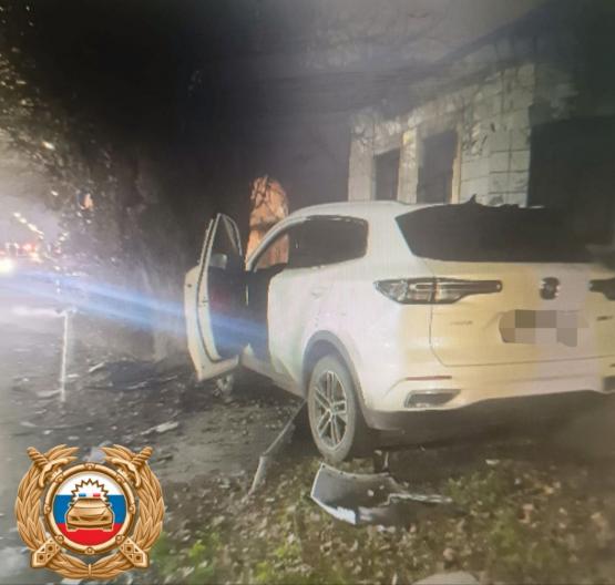 Водитель легковушки пострадал в ДТП в Ростовской области 