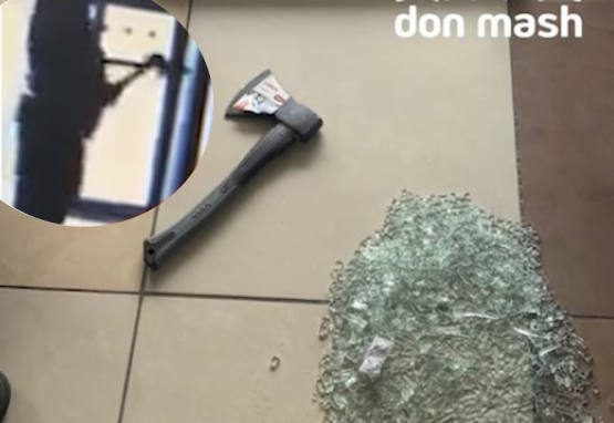 Ростовчанин напал с топором на автомат с призами-игрушками