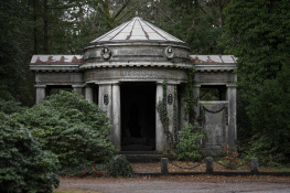 Священник посоветовал жителям Ростовской области не разговаривать с мертвыми