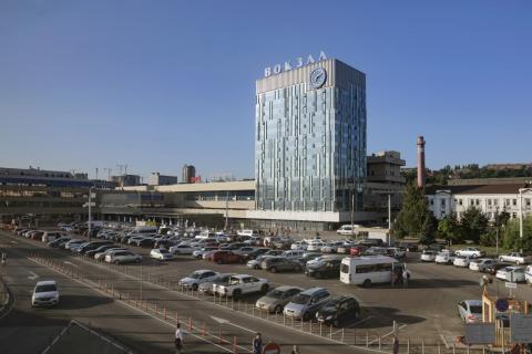 Суд постановил снизить цену за парковку возле вокзала в Ростове