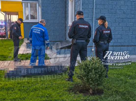 В Ростове под окнами многоэтажки нашли тело погибшего человека 
