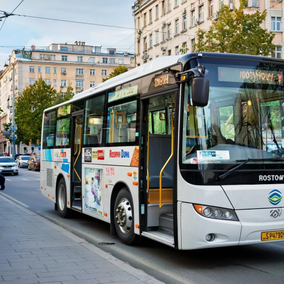 Водитель решил погонять: пассажир едва не покалечился автобусе №98 в Ростове 