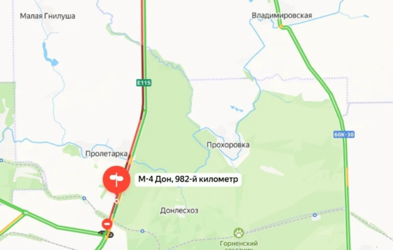 Пробка 10 км: дорожники парализовали движение на М-4 в Ростовской области