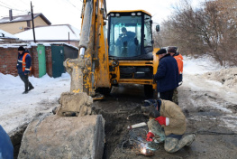 Две коммунальные аварии оставили часть Ростова без воды