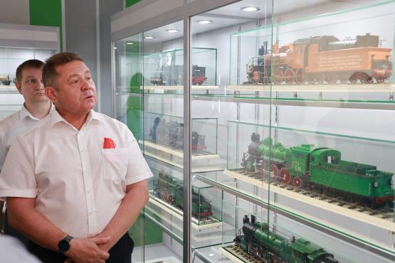 Уникальную коллекцию моделей передали Ростовской детской железной дороге