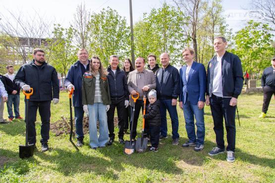 В студенческом парке ДГТУ высадили 120 деревьев