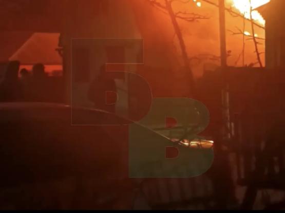 Два частных дома прошлой ночью сгорели в Батайске