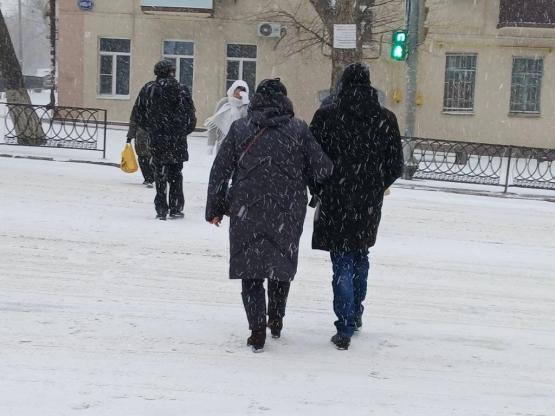 Ростовчанам рассказали, что делать, если коммунальщики вовремя не убирают снег 