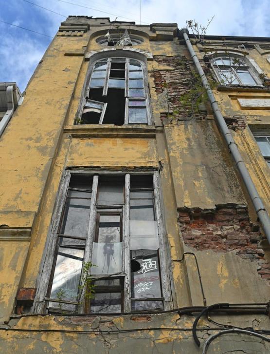 Аварийные архитектурные памятники в Ростовской области решили сдавать в аренду по рублю