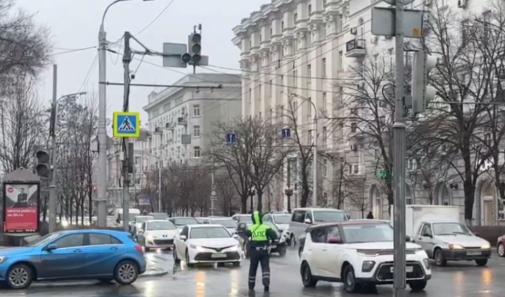 Пробка собралась в центре Ростова из-за неработающих светофоров