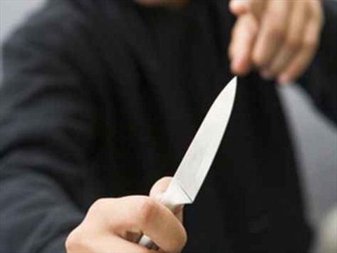 В Гуково местный житель с ножом ограбил микрофинансовую организацию