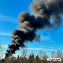 В Новошахтинске раздался похожий на взрыв грохот и вспыхнул пожар днём 25 декабря 