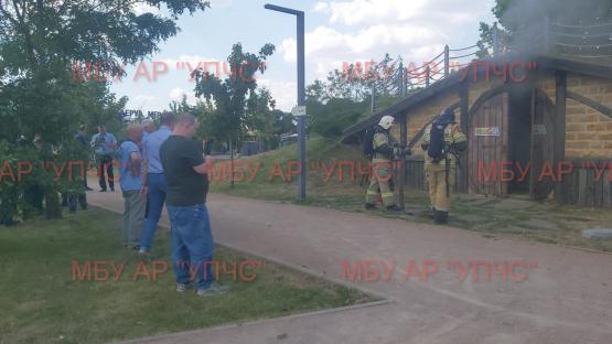 «Домик хоббита» загорелся в парке ТРЦ «Мега» под Ростовом 