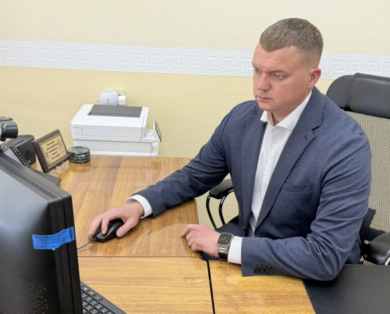 Задержанного за взяточничество Егора Долматова уволили из администрации Таганрога 