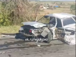 Жёсткая лобовая авария случилась на трассе в Ростовской области 