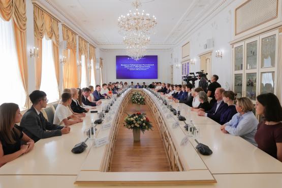 Старт большого пути: как прошла встреча губернатора со студентами