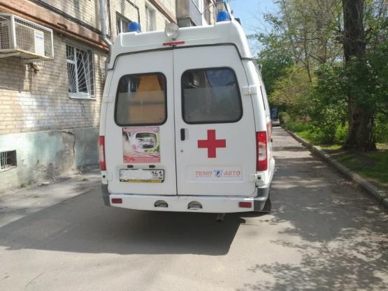 В Ростове пенсионерка выпала с балкона и разбилась насмерть