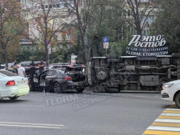 Три человека пострадали в ДТП со скорой помощью в Ростове