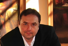 Оперный певец возглавил драмтеатр в Шахтах