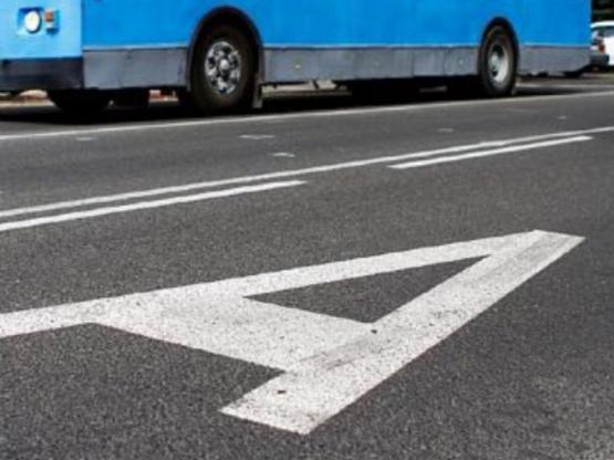 сделают выделенные полосы. отдельная полоса для автобусов. выделенная полоса на невском проспекте. полосы общественного транспорта воронеж. сделают выделенные полосы.