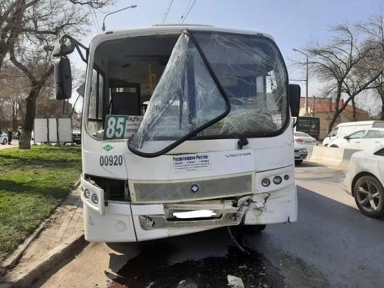 В Ростове в аварии автобусов на Шолохова пострадали 4 человека