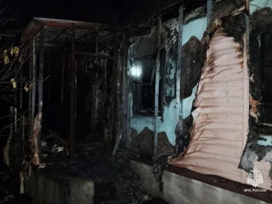 Ночной пожар в Новошахтинске унес жизнь 52-летнего мужчины