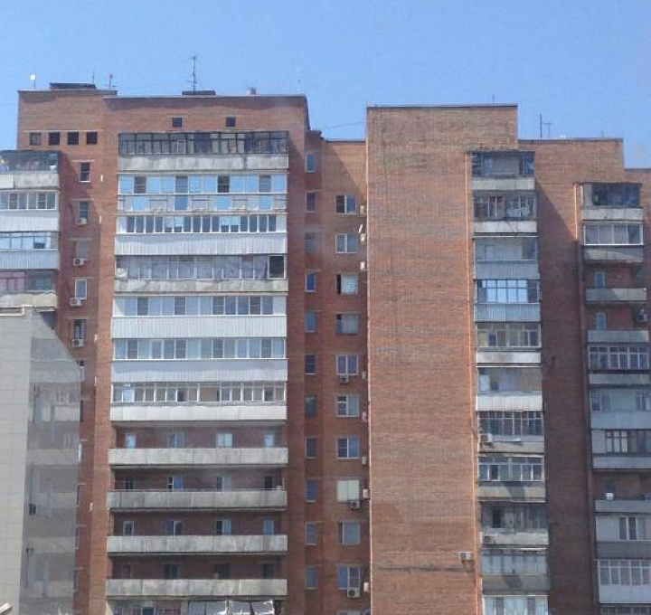 В Ростове спасли мужчину, пытавшегося спрыгнуть с третьего этажа 